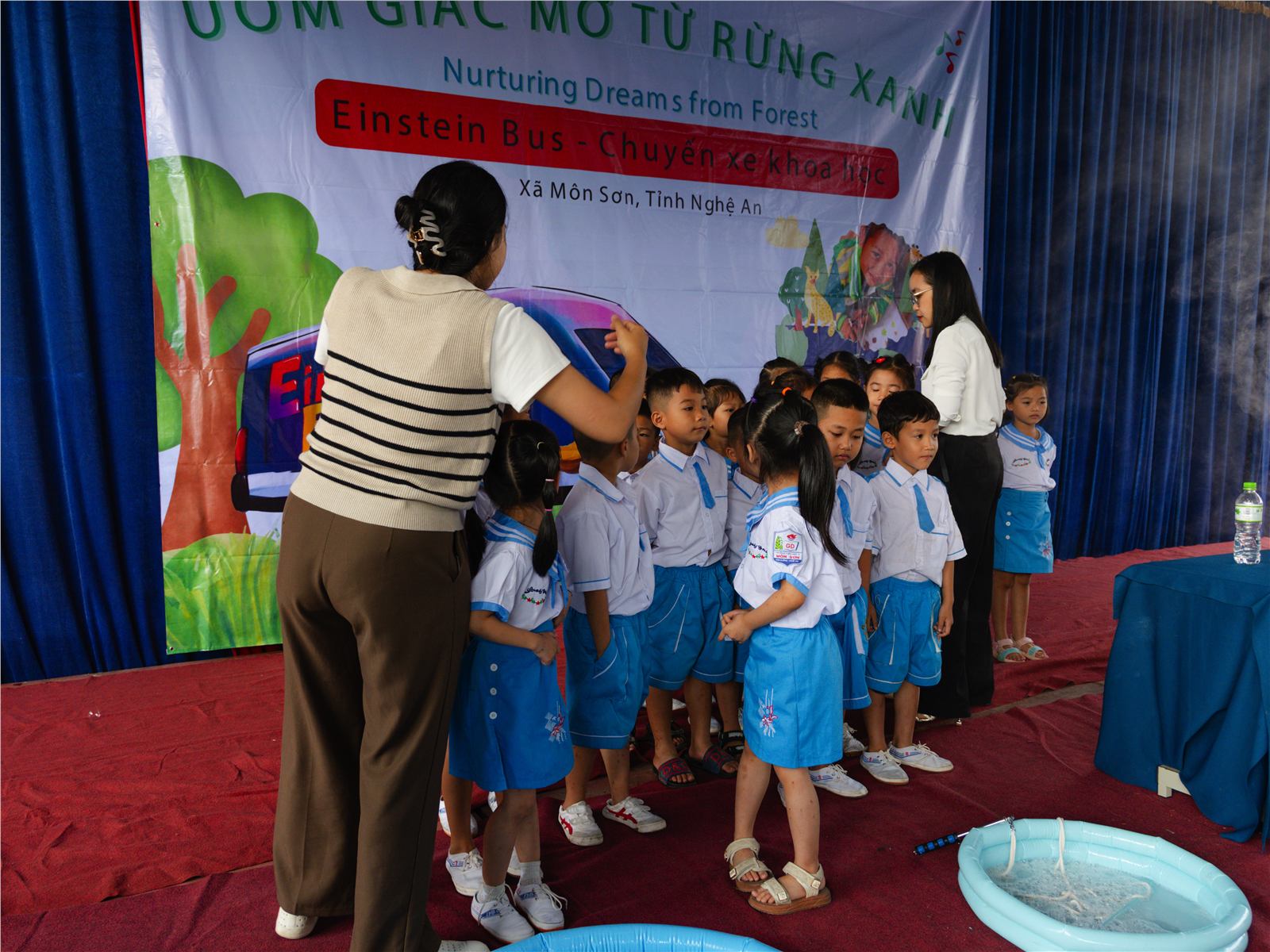 Tài trợ chuyến xe khoa học Einstein Bus